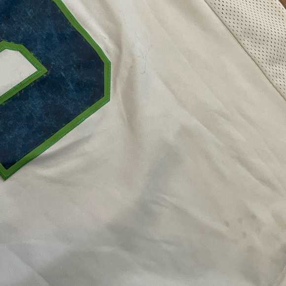 Russel wilson Sehawks Jersey Large - Picture 5 of 9